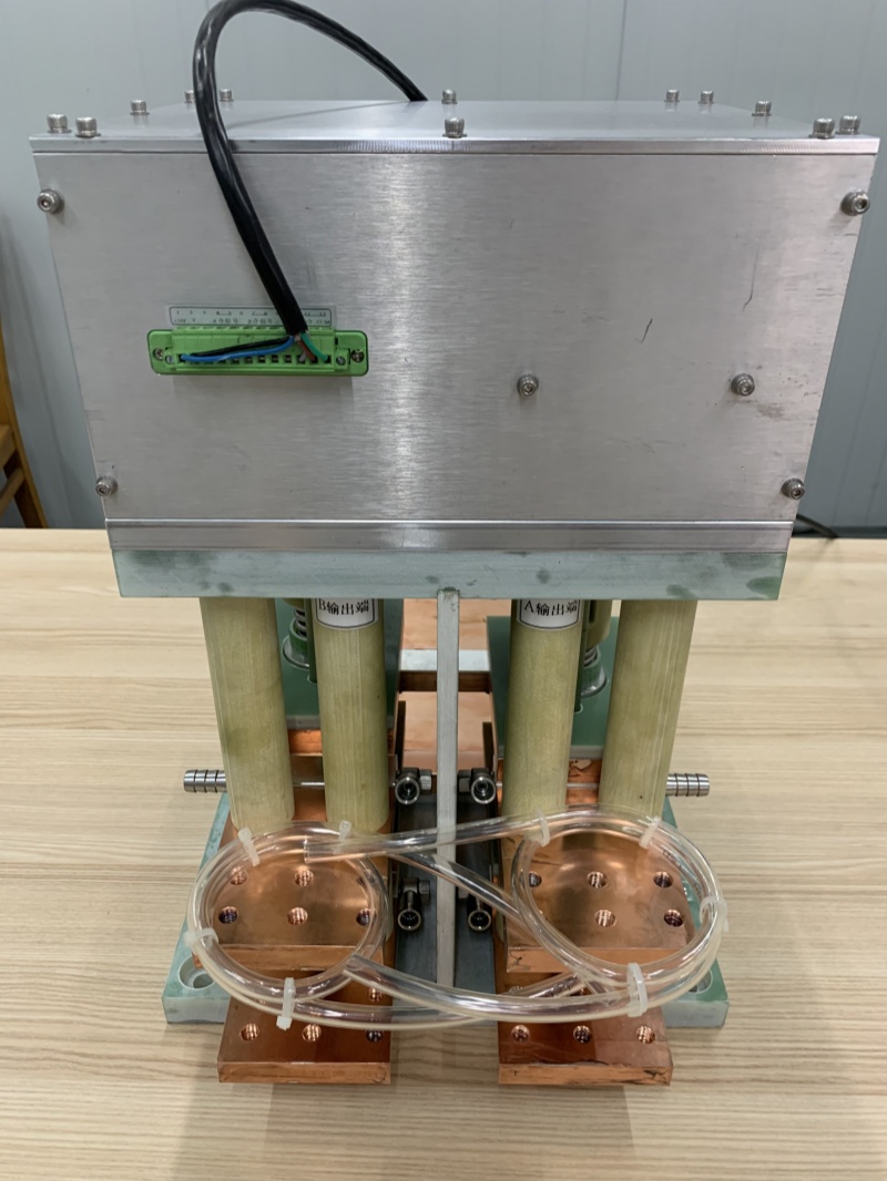 中頻爐電動交換開關(guān)的功能與特點